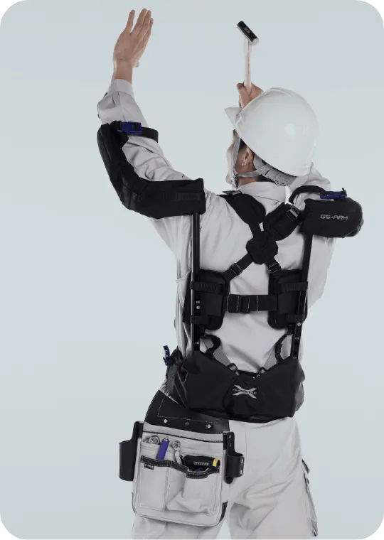 取り付けの動作をする様子