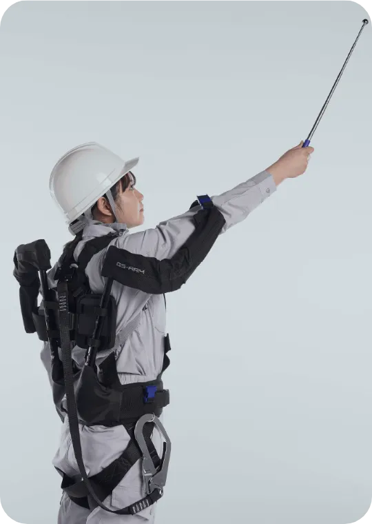 腕を上げて検査をする様子