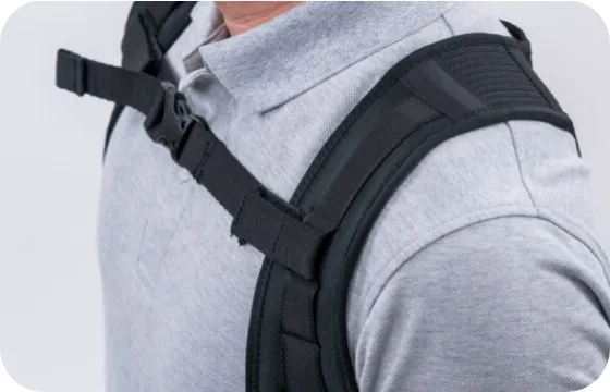 胸ベルト採用による装着感向上の様子